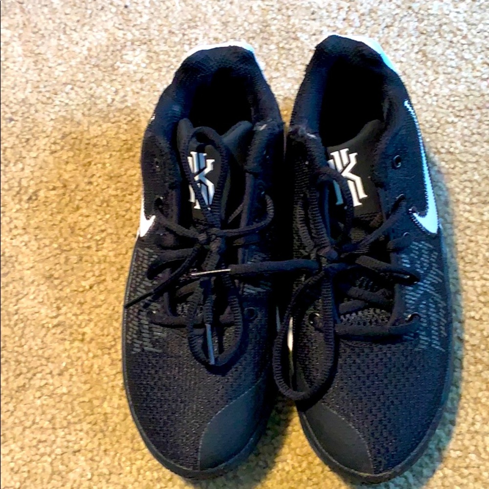 Nike tennis shoes